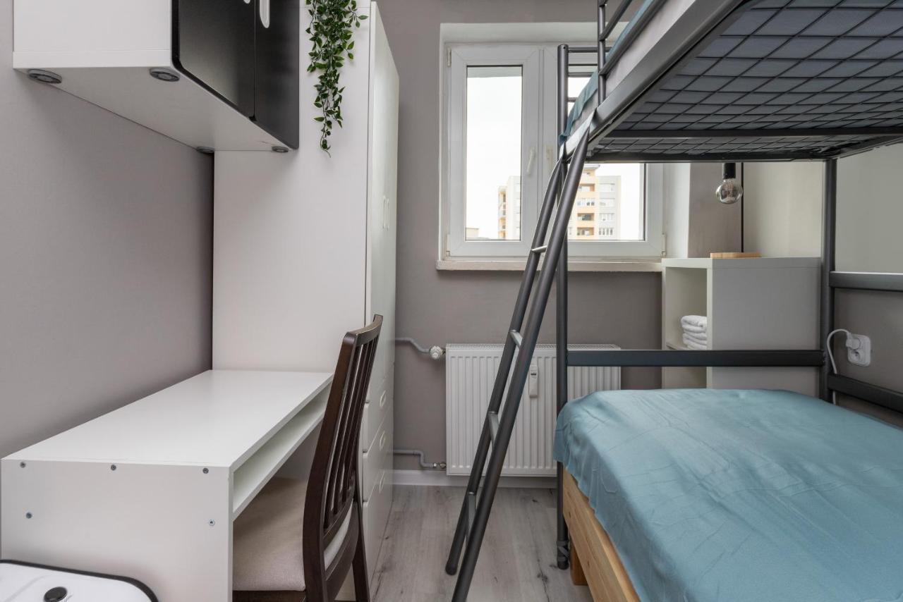 Family Apartment With Balcony In Gdynia By Noclegi Renters Bagian luar foto