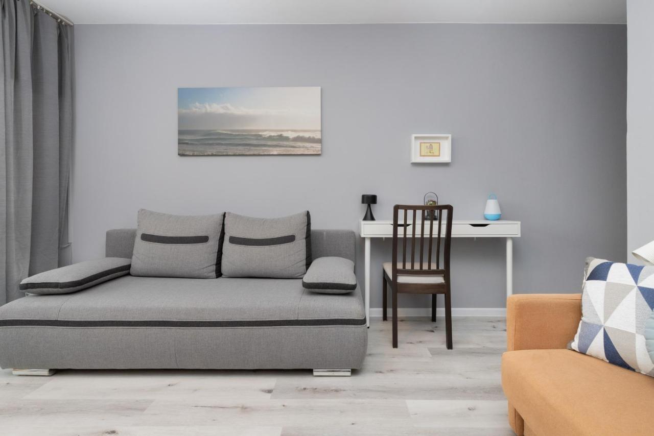 Family Apartment With Balcony In Gdynia By Noclegi Renters Bagian luar foto